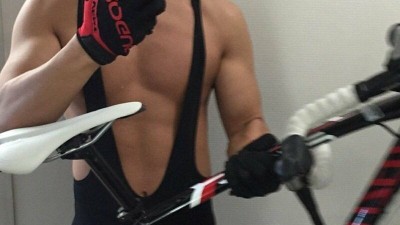 이러고 자전거 타면 신고 당해?