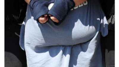 입양한 딸이 식탐 많다고 살해한 부모의 모습