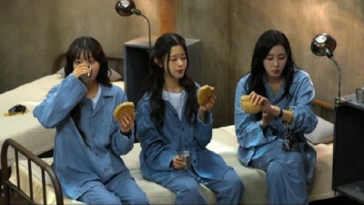 무언가를 영영 잃어버려 찾아 헤메고 있는 분들 계시나요
